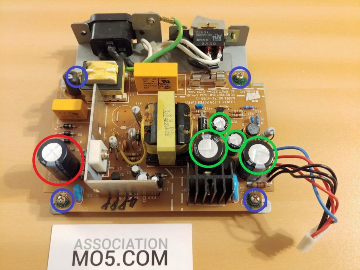 Photo du circuit d'alimentation d'un Atari 1040 STf